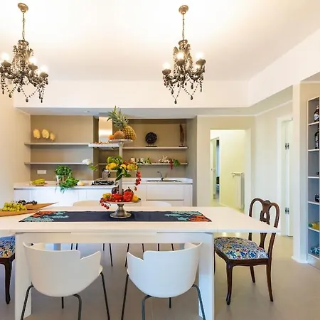 Apartment Charming Luxury Apartment: Center Sorrento