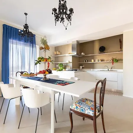 Charming Luxury Apartment: Center Lejlighed Sorrento