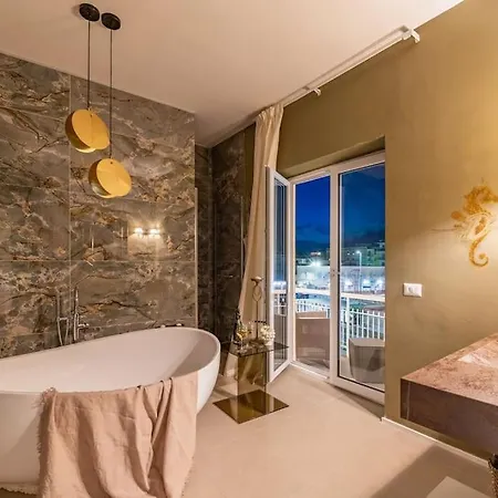 Charming Luxury Apartment: Center Lejlighed Sorrento